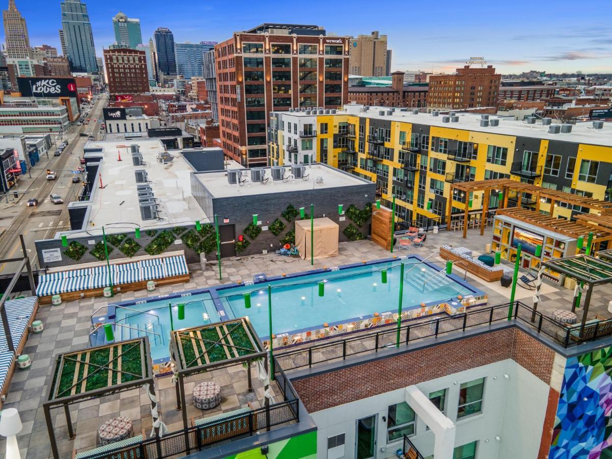 Upscale Two Bedroom Stay With Beautiful Rooftop 107 Kansas City Exterior photo